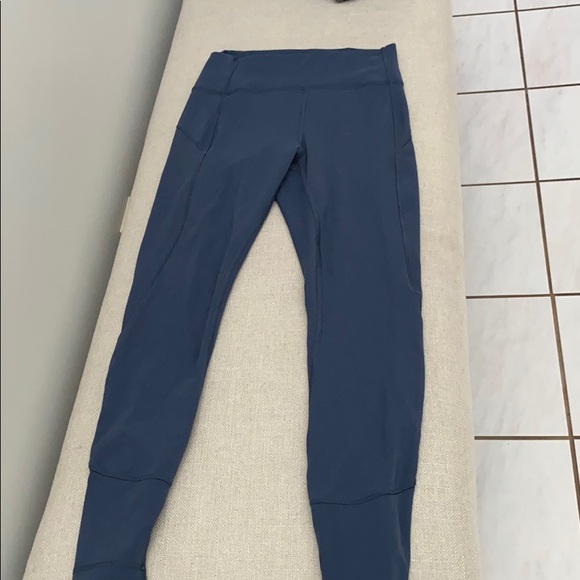 Lulu lemon workout pants - Picture 3 of 4